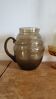 Carafe en verre ambré