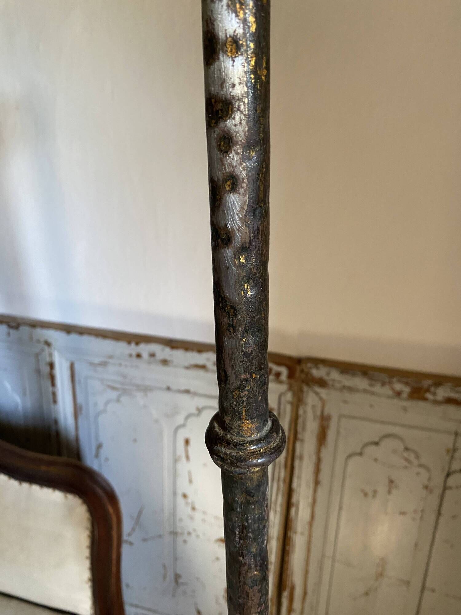 Floor candelabrum