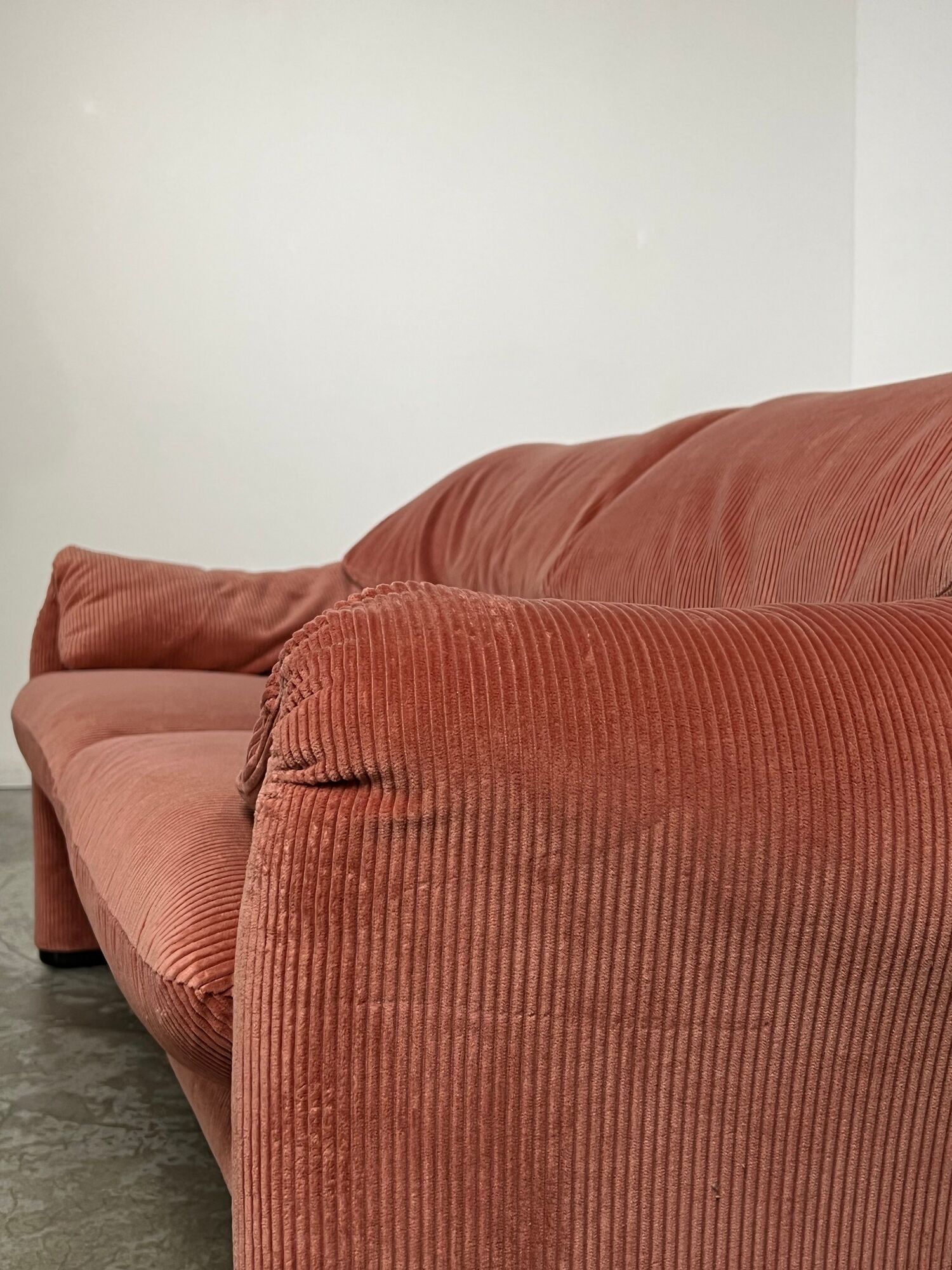 Maralunga sofa by Vico Magistretti for Cassina Italy 1973