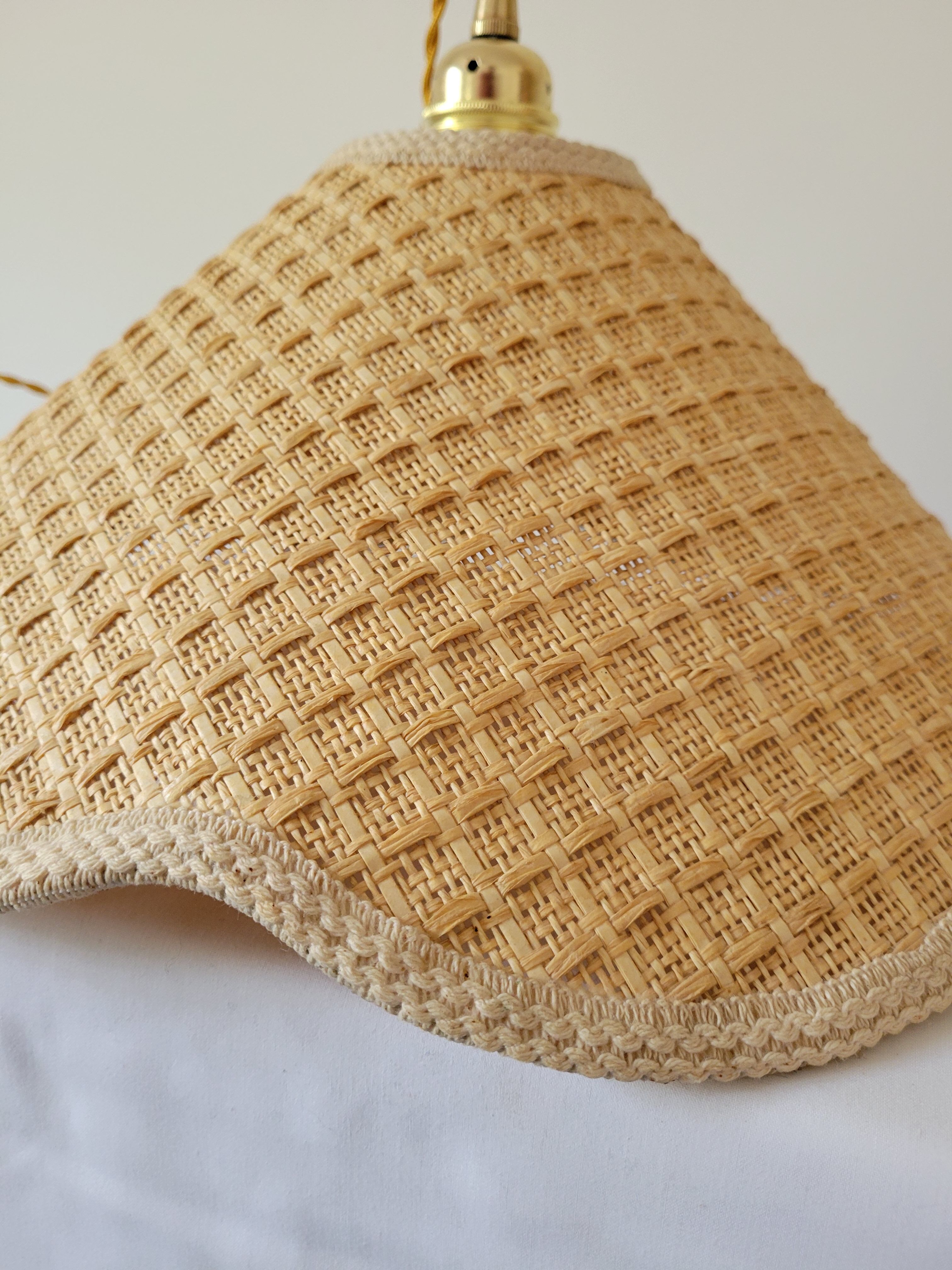 Rattan flower suspension