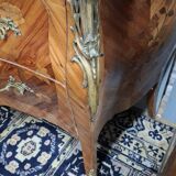 Marquetry chest of drawers