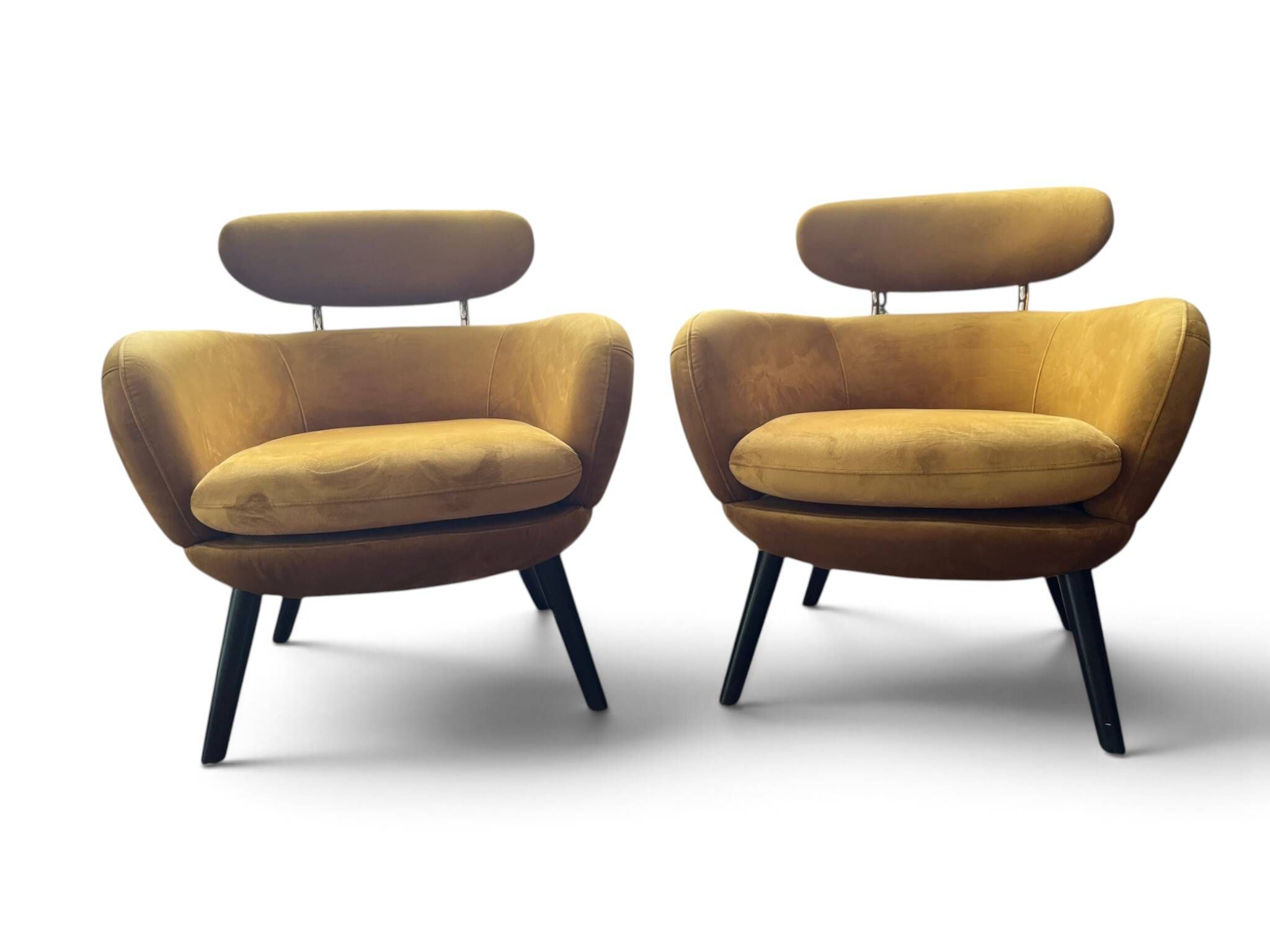 Vintage pair of mustard velvet armchairs from the 20th century.