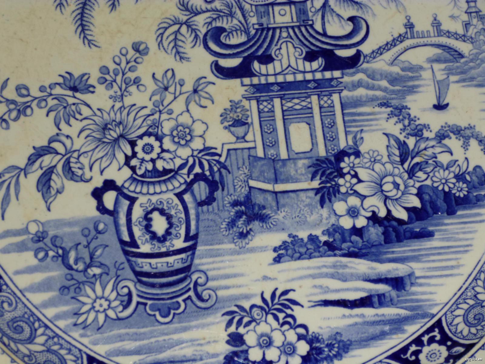 Plat Creil et Montereau décor chinois bleu