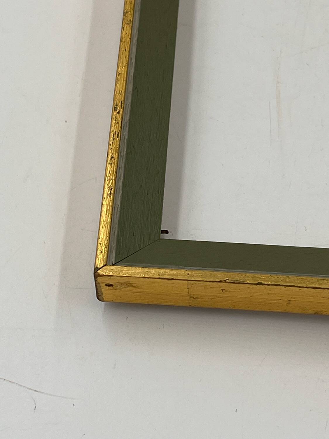 Set of 4 gold frames