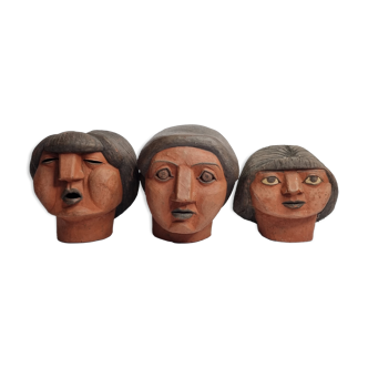 Set of 3 decorative women's heads in red terracotta