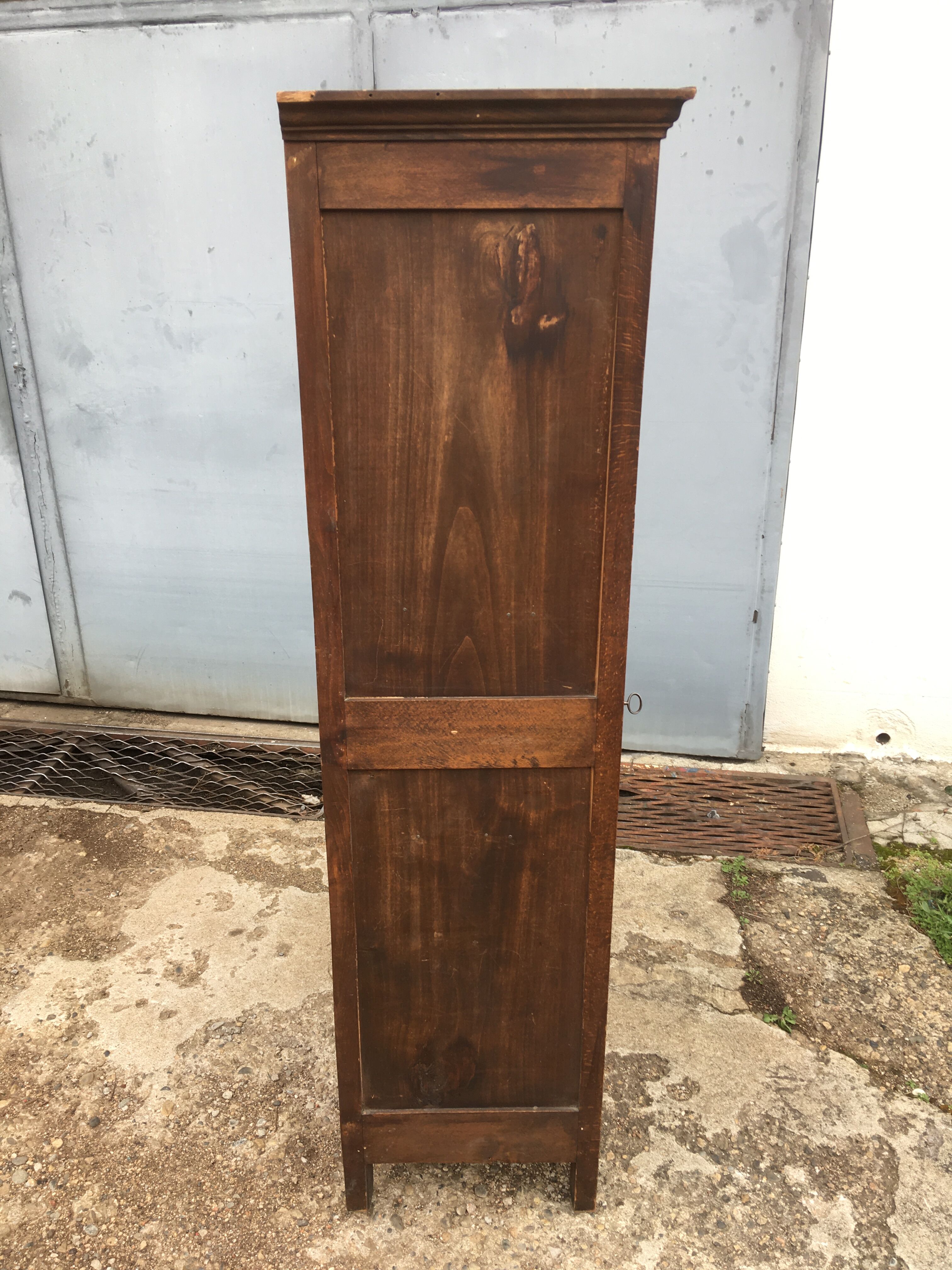 Wardrobe vintage door