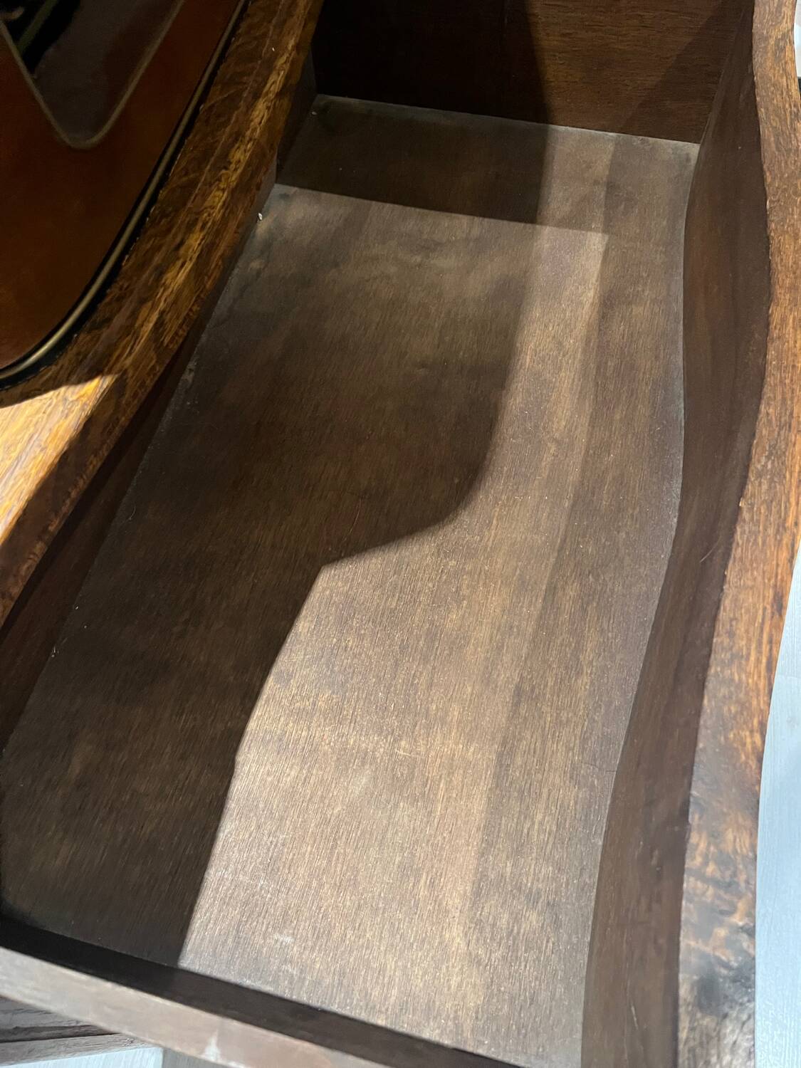 Antique oak chest of drawers