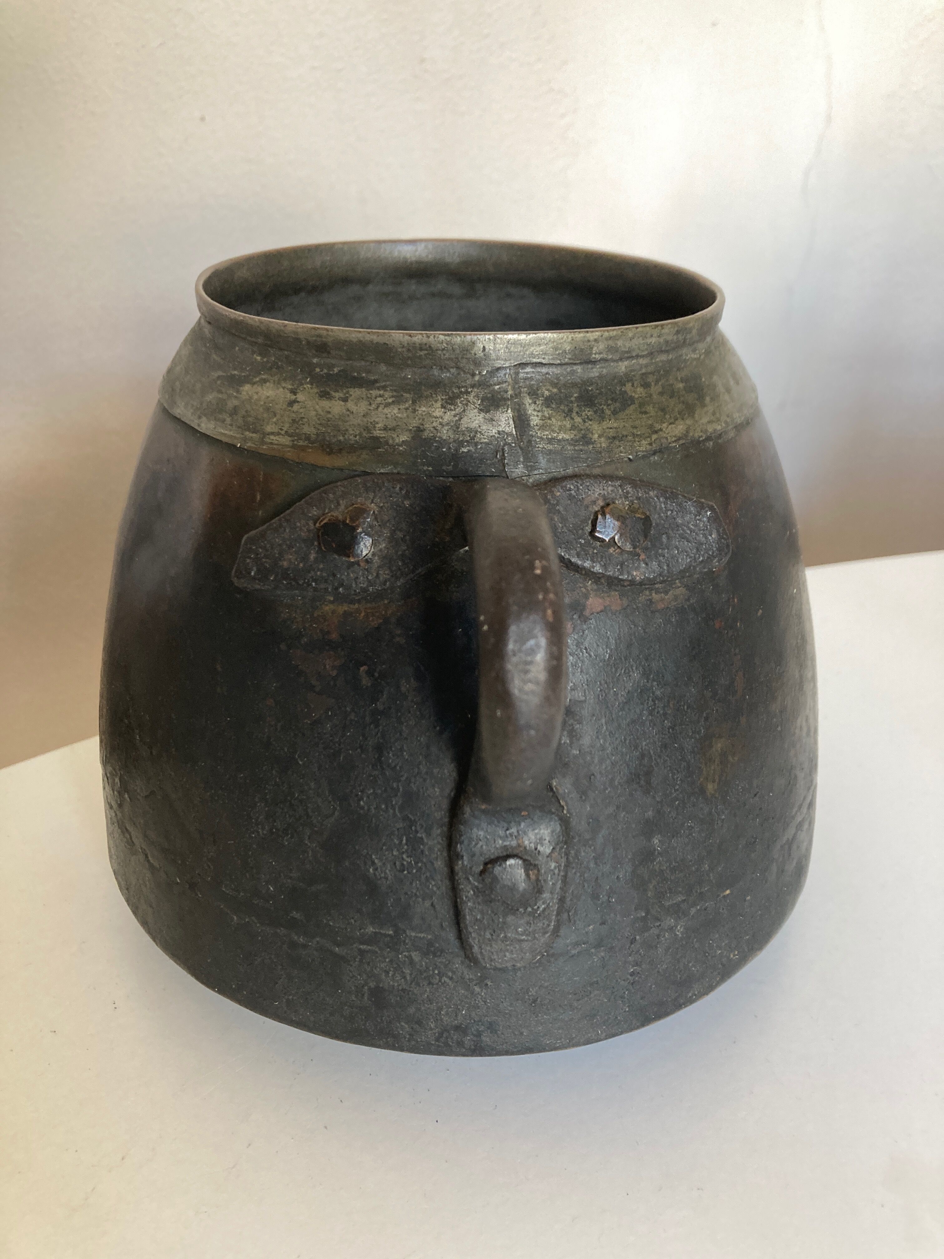 Pot cover vase face 1900 patina of origin