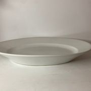 Plat blanc en porcelaine