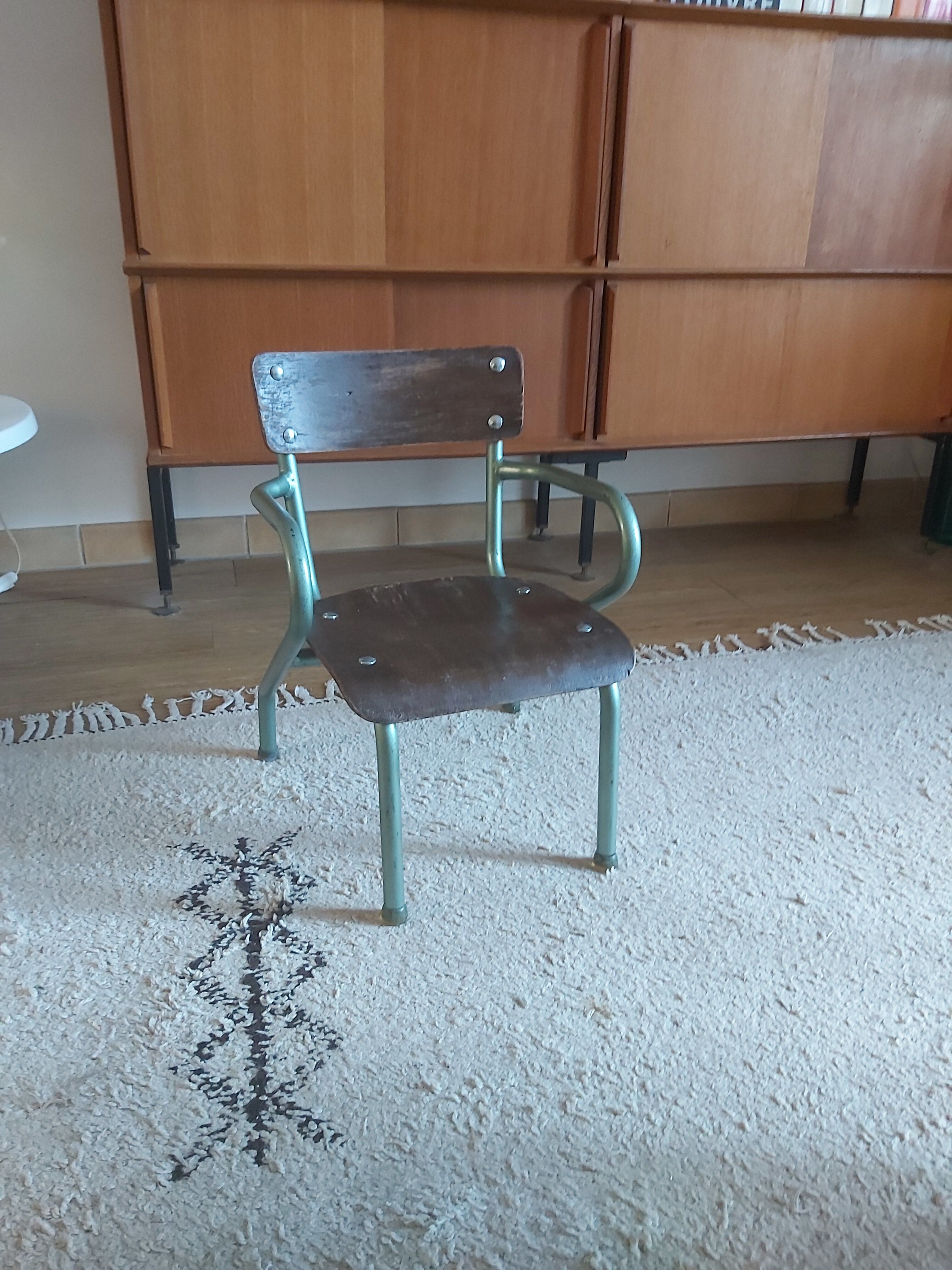 Fauteuil d'écolier vintage