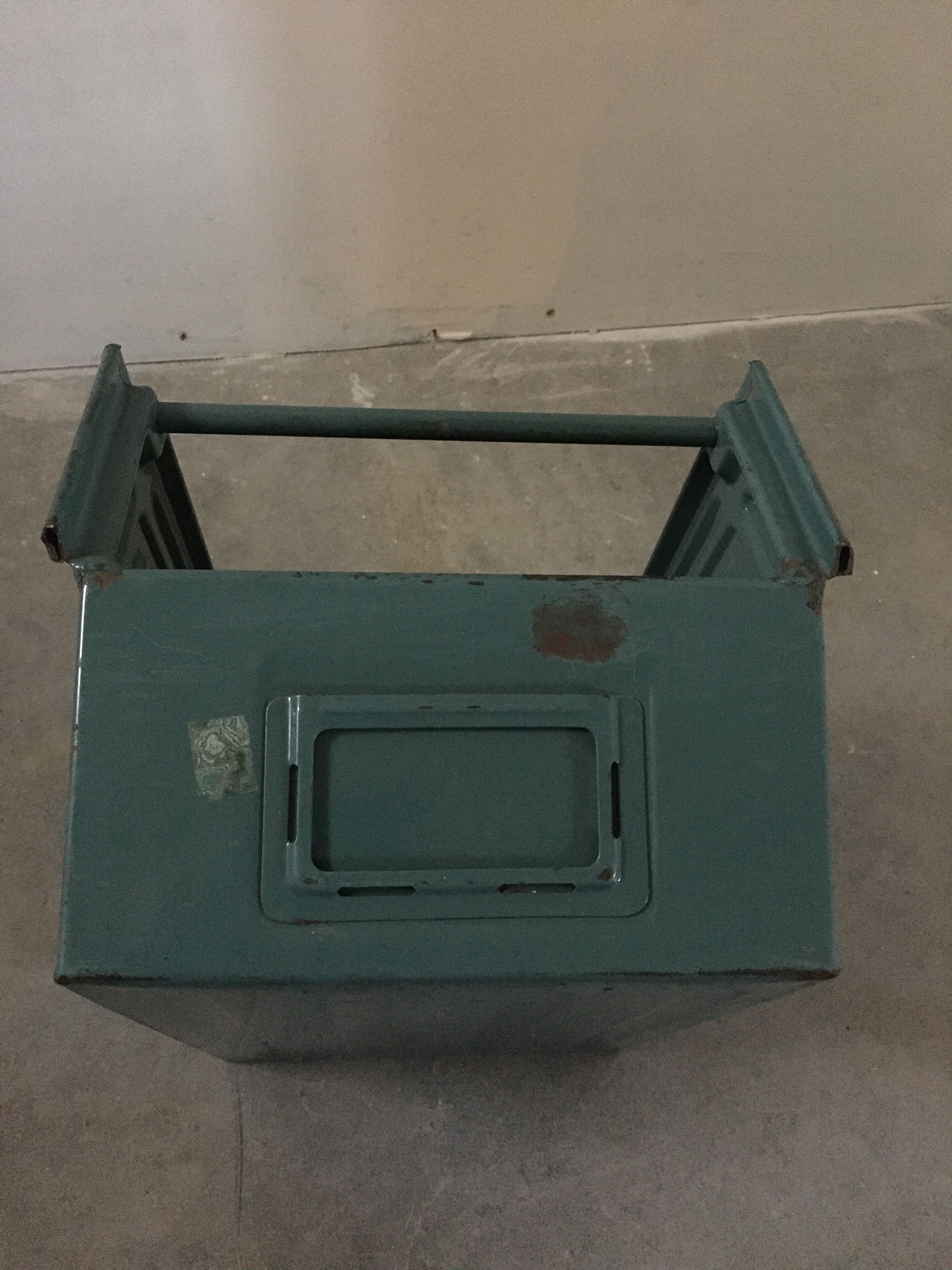 Metal beaked lockers