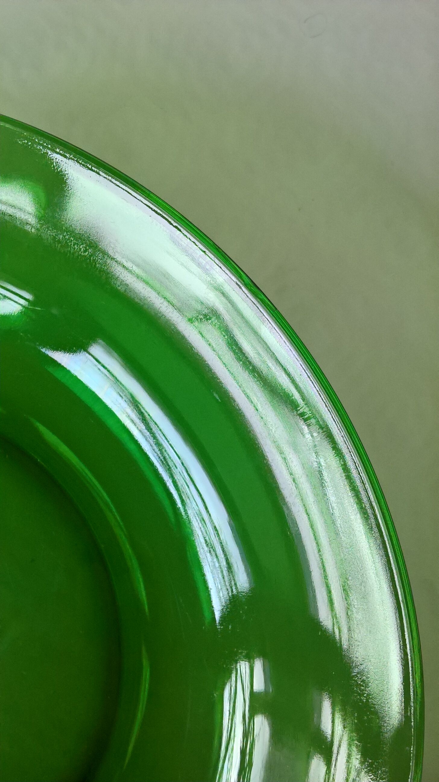 Lot of 8 vereco hollow plates