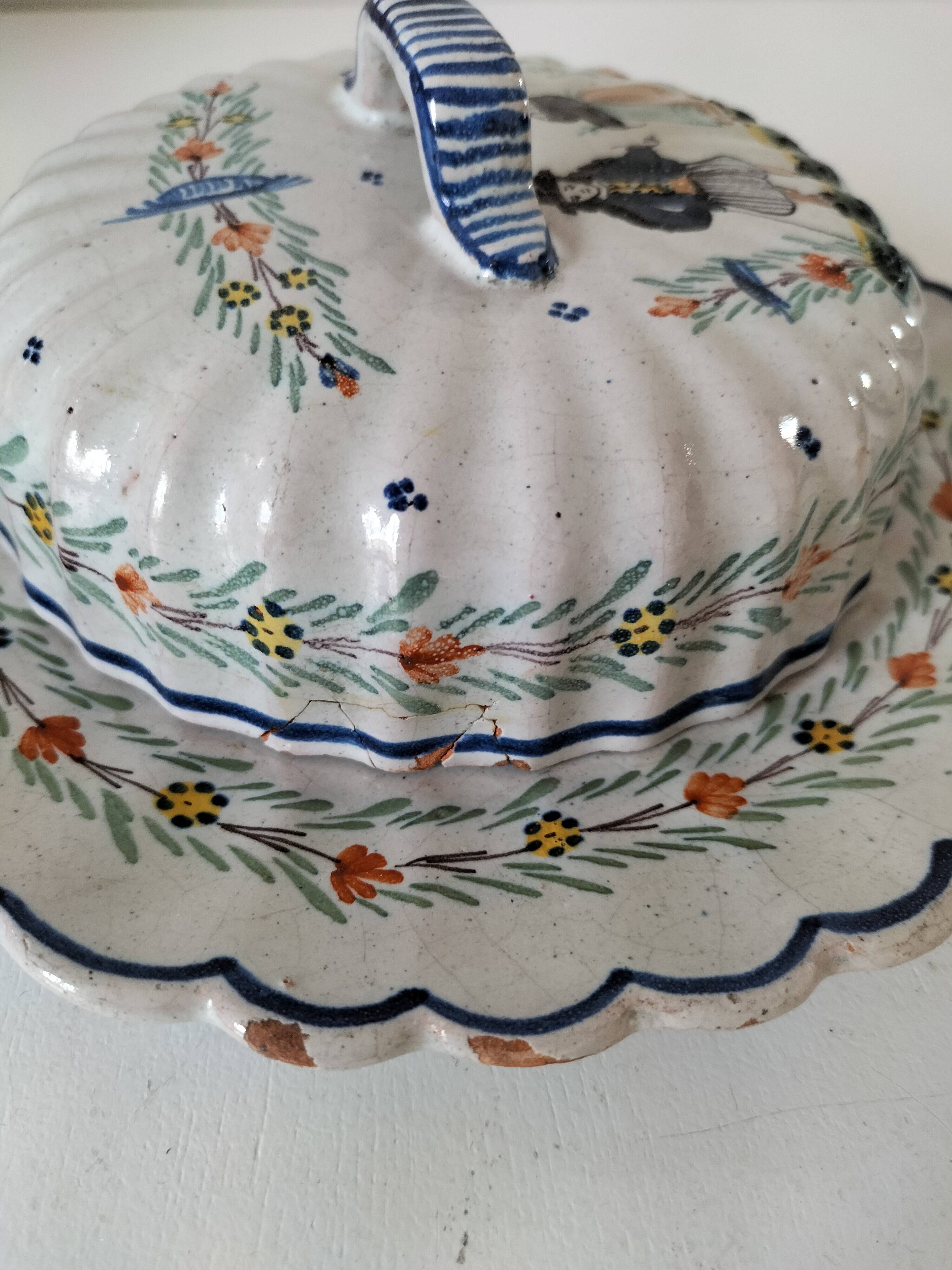 Covered cheese dish in Quimper earthenware – late 19th, early 20th century