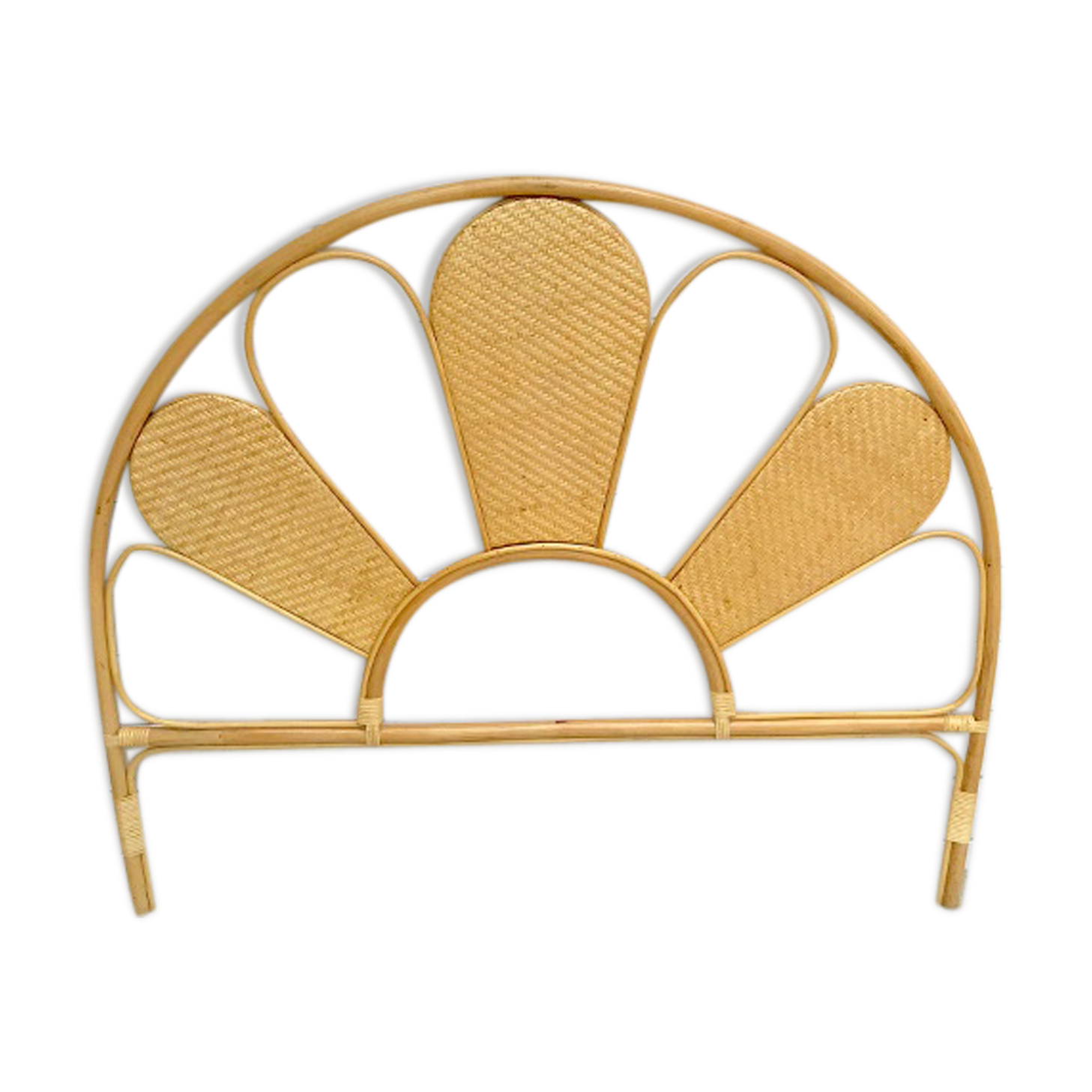 Headboard rattan shape petals