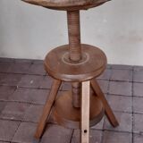 Tripod wooden stool with screws