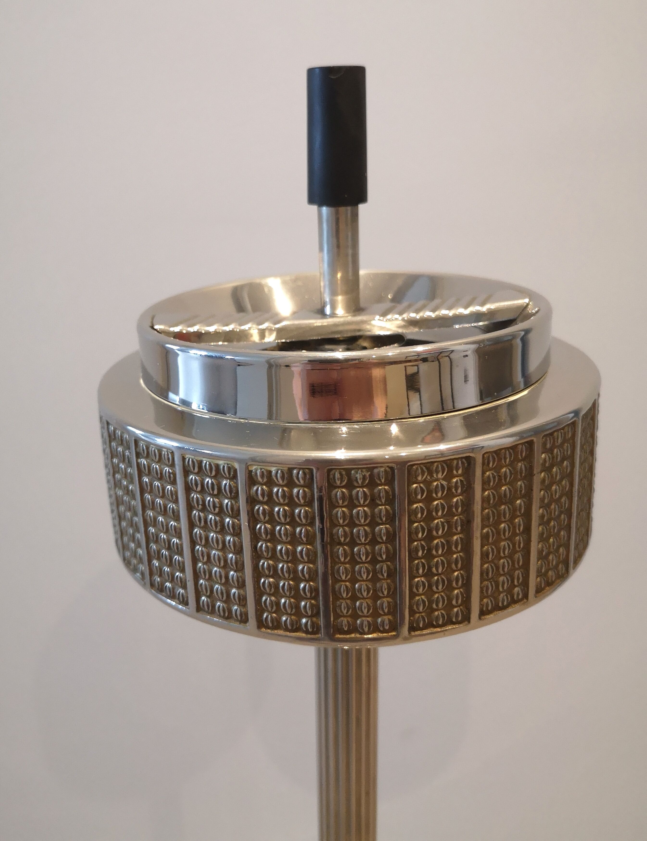 Standing roller ashtray 50s