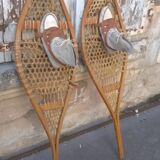 ancienne paire de raquette de neige