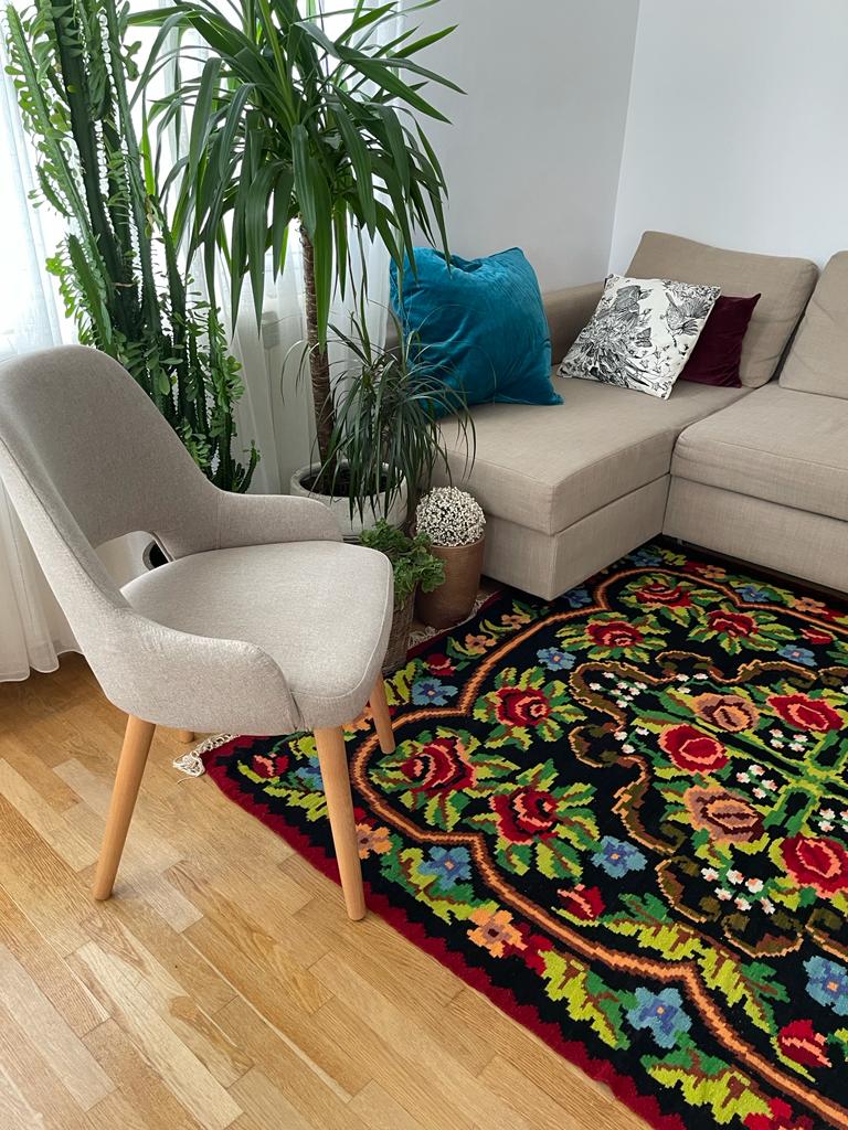 Floral transylvanian rug handwoven in romania, colorful flowers