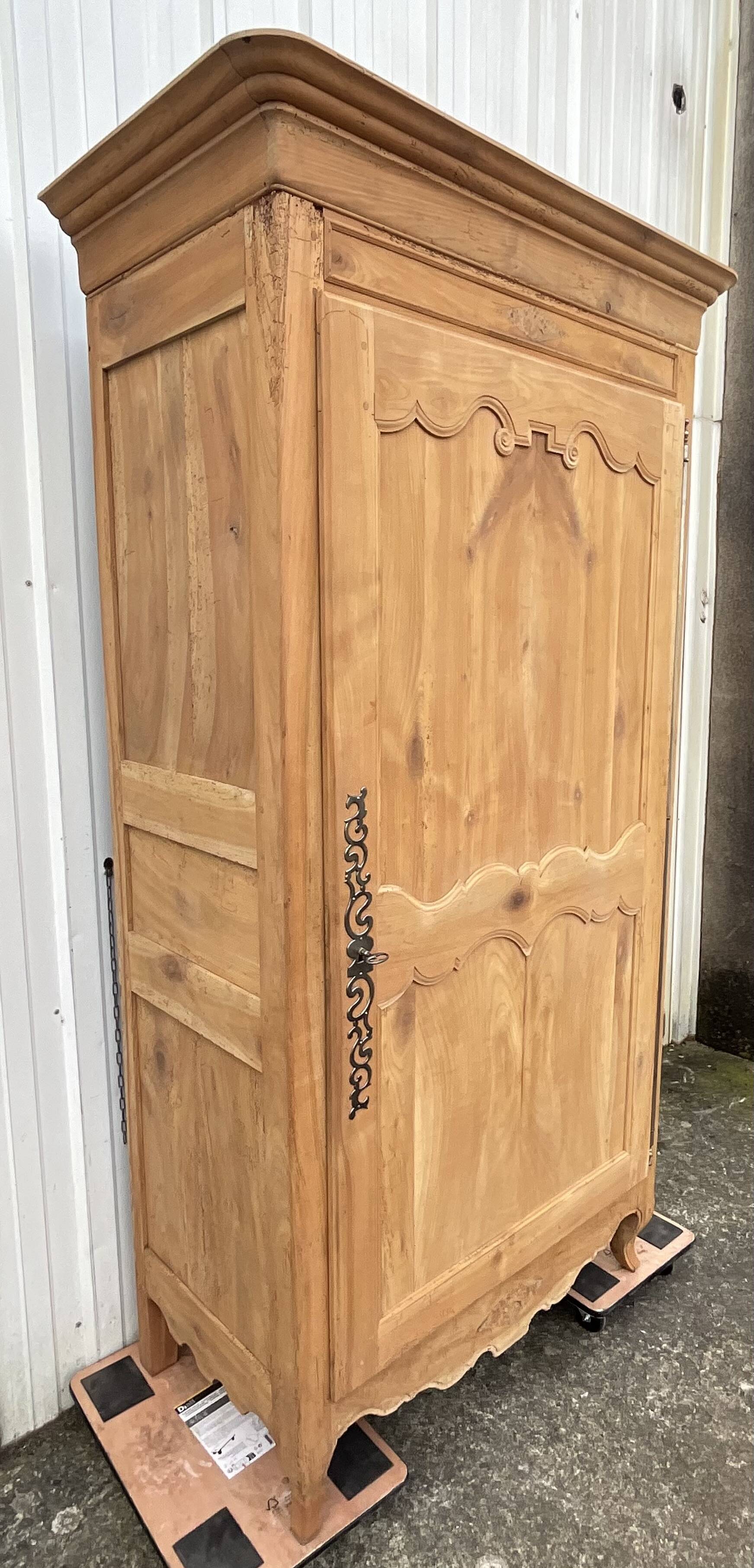 Antique Louis XV bonnetière, fruitwood, restored – 1 door, 3 shelves
