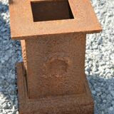 Cast iron base for medics or statue