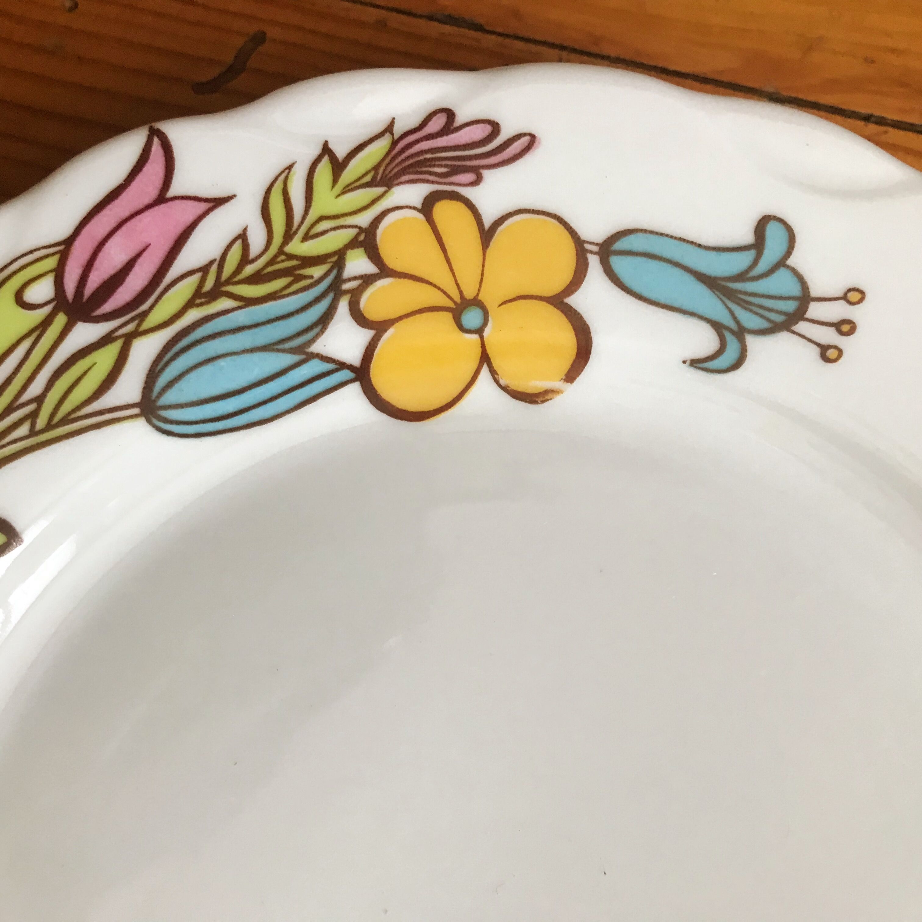 Lot of 6 porcelain dessert plates 70s