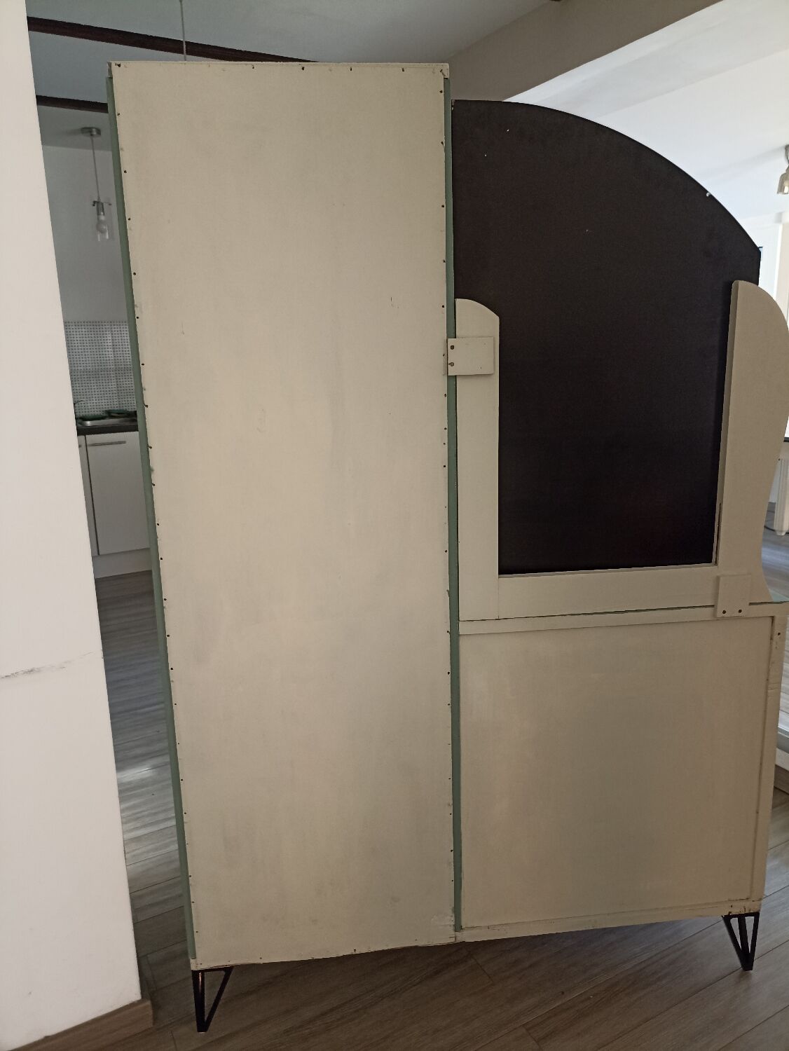 Asymmetrical chest of drawers