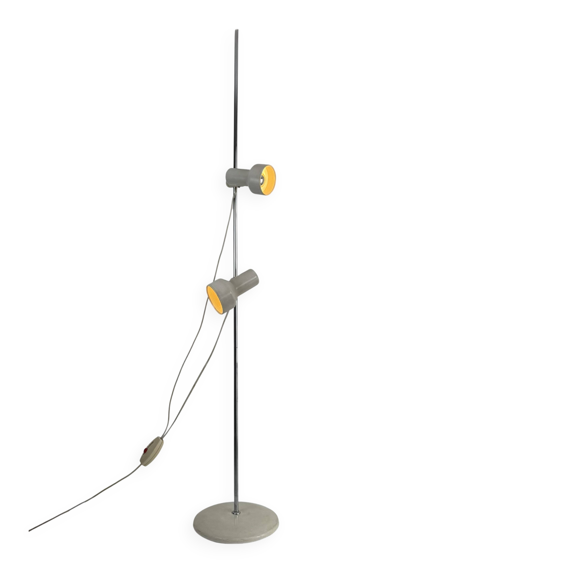 Vintage adjustable floor lamp, chrome and pressed moulded beige ABS, France 1970.