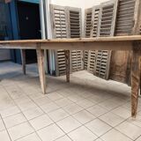 Winegrower's farm table