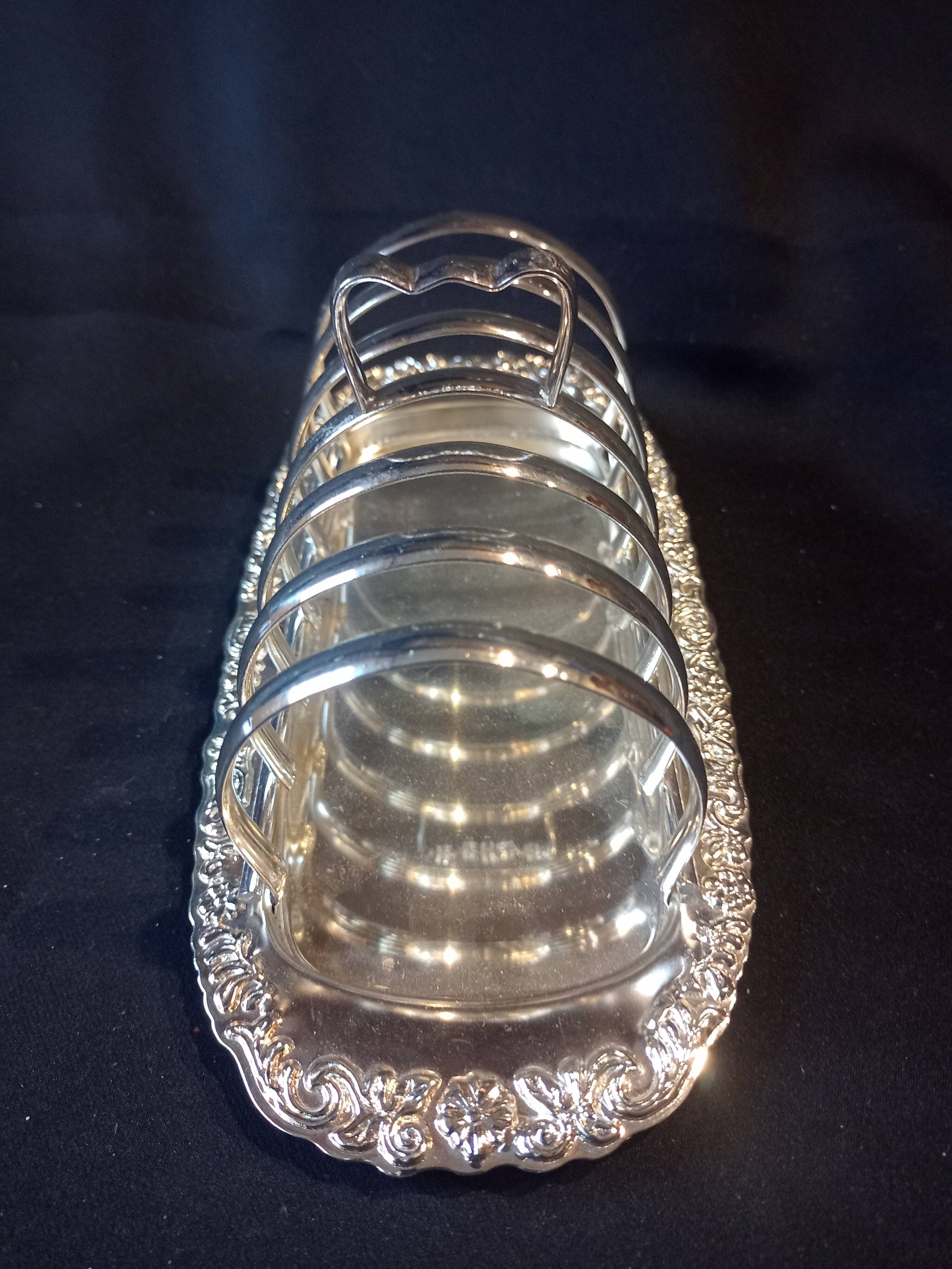 Silver metal toast holder