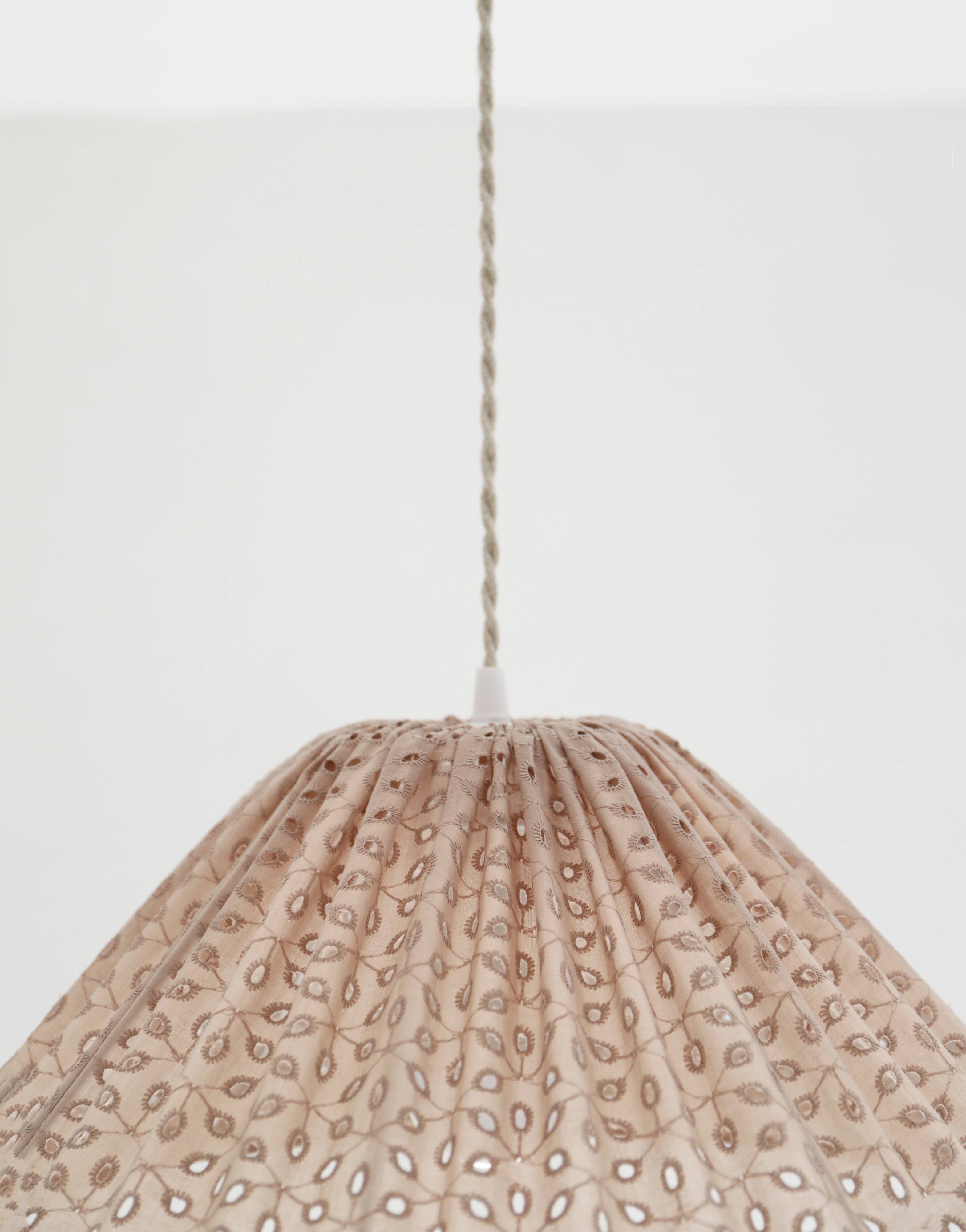 Openwork conical-shaped suspension "Malala broderie anglaise"