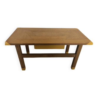 Small children's desk