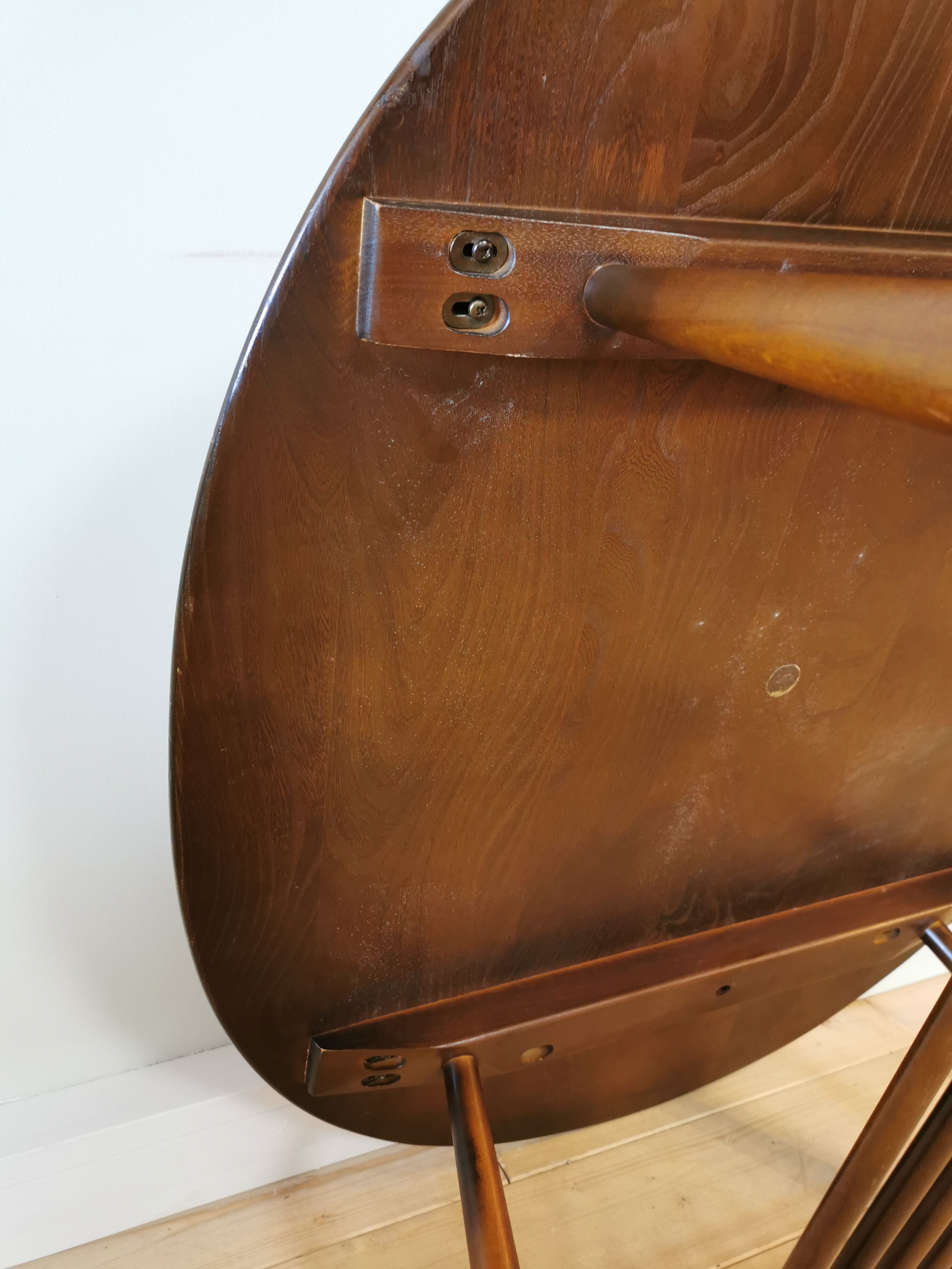 Table basse en frêne par Lucian Ercolani dans les années 60