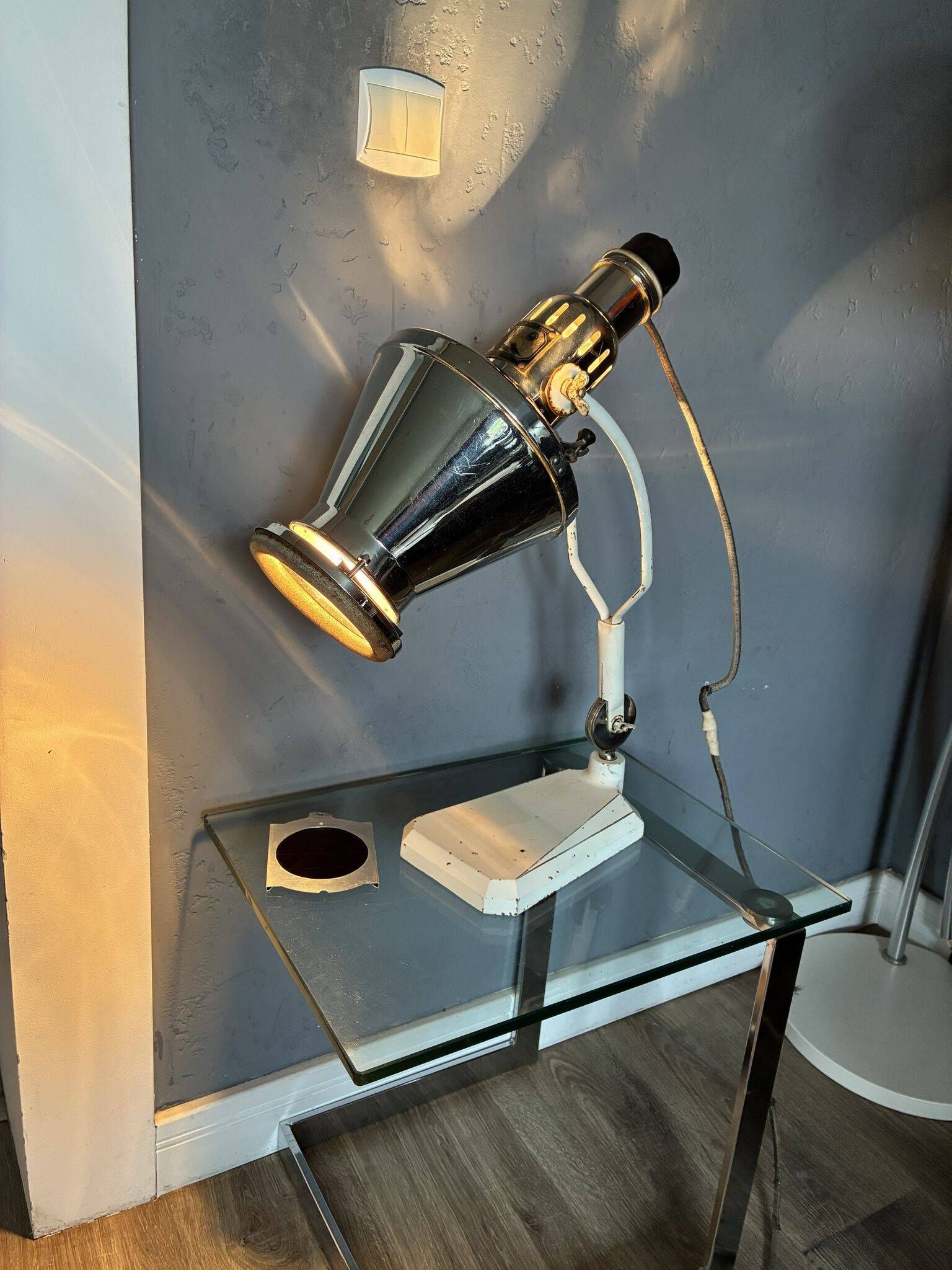 Hanau Sollux medical lamp, industrial design, 1940s