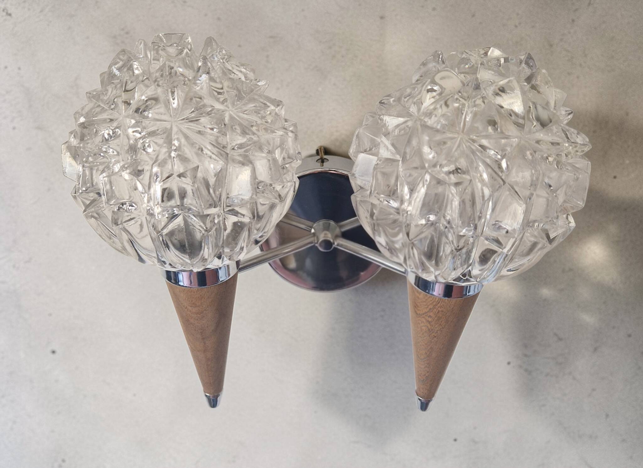 Applique murale double style scandinave - Verre moulé et teck - 1960