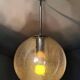 Suspension globe en verre soufflé bullé, monture chromée