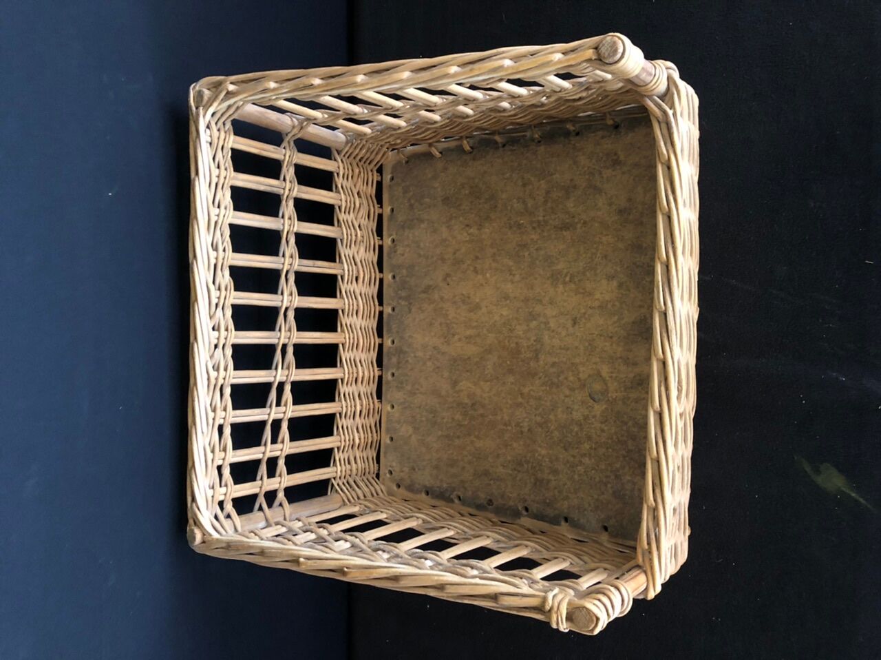 Wicker baker's basket