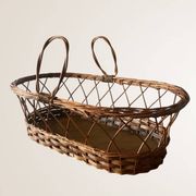 Woven wicker bassinet