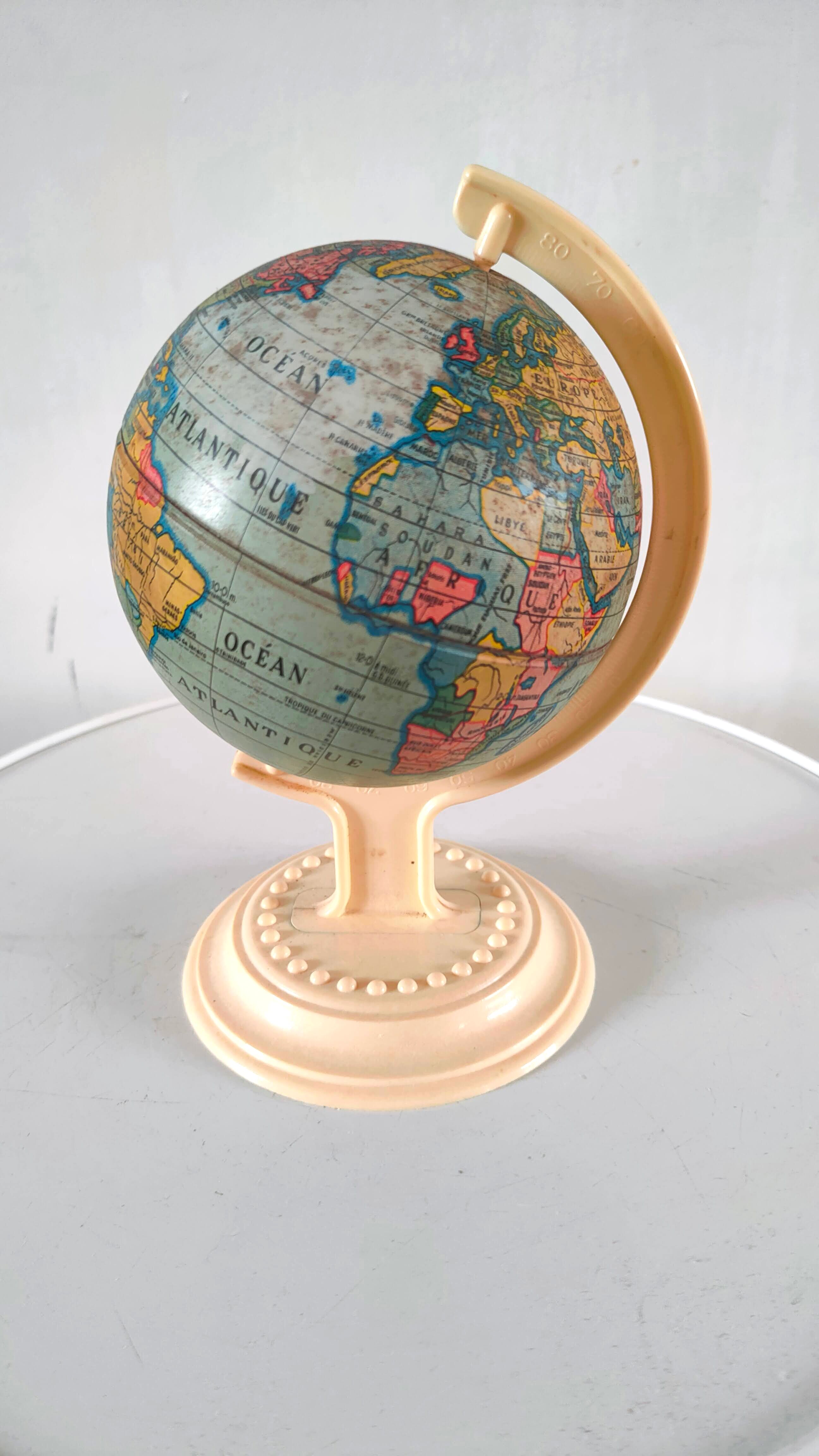 Globe design 60s 70s