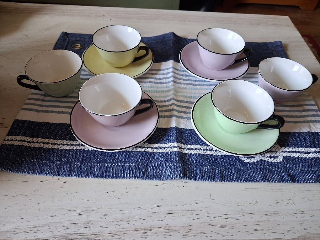 4 cups and saucers Moulin des Loups