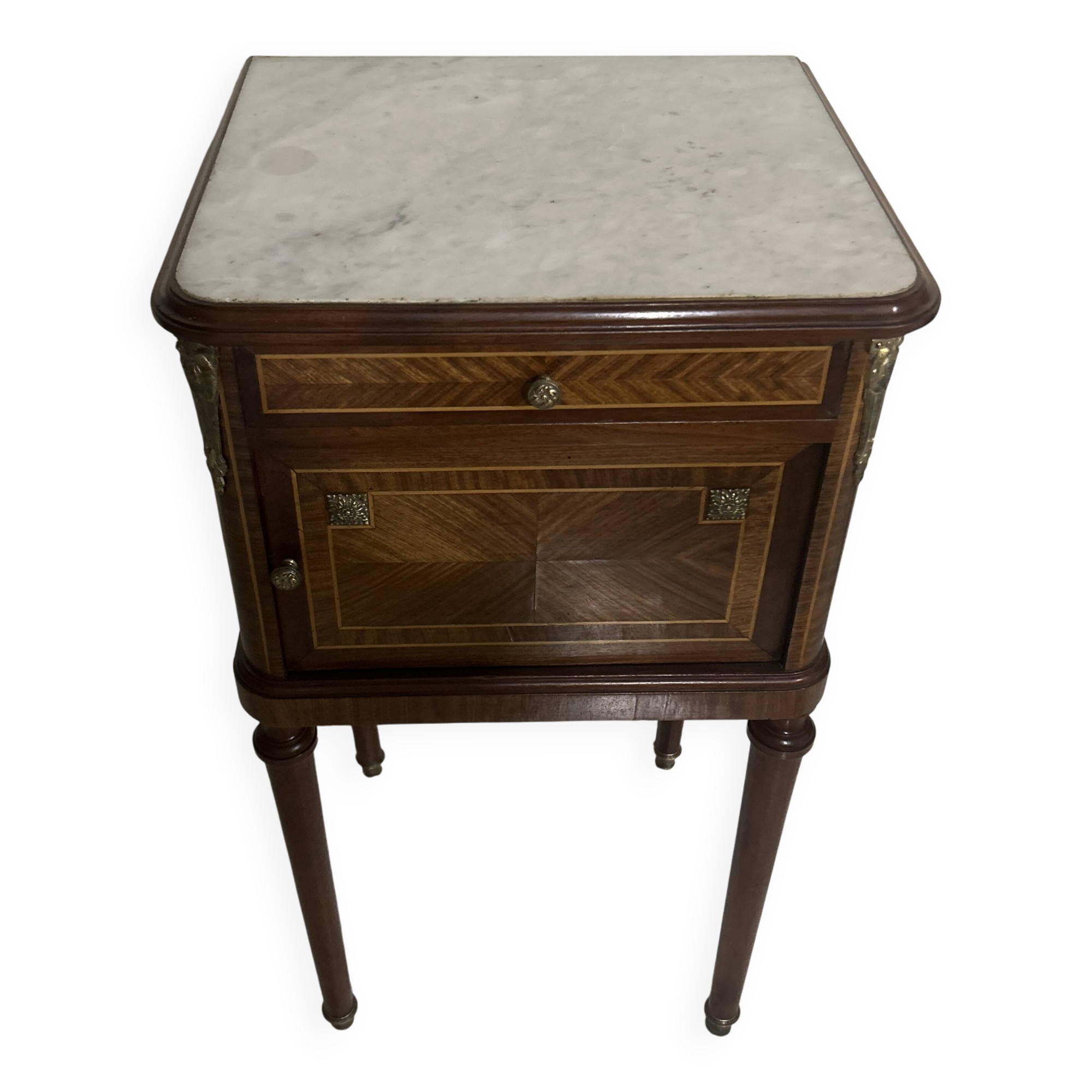 Chevet style Louis XVI