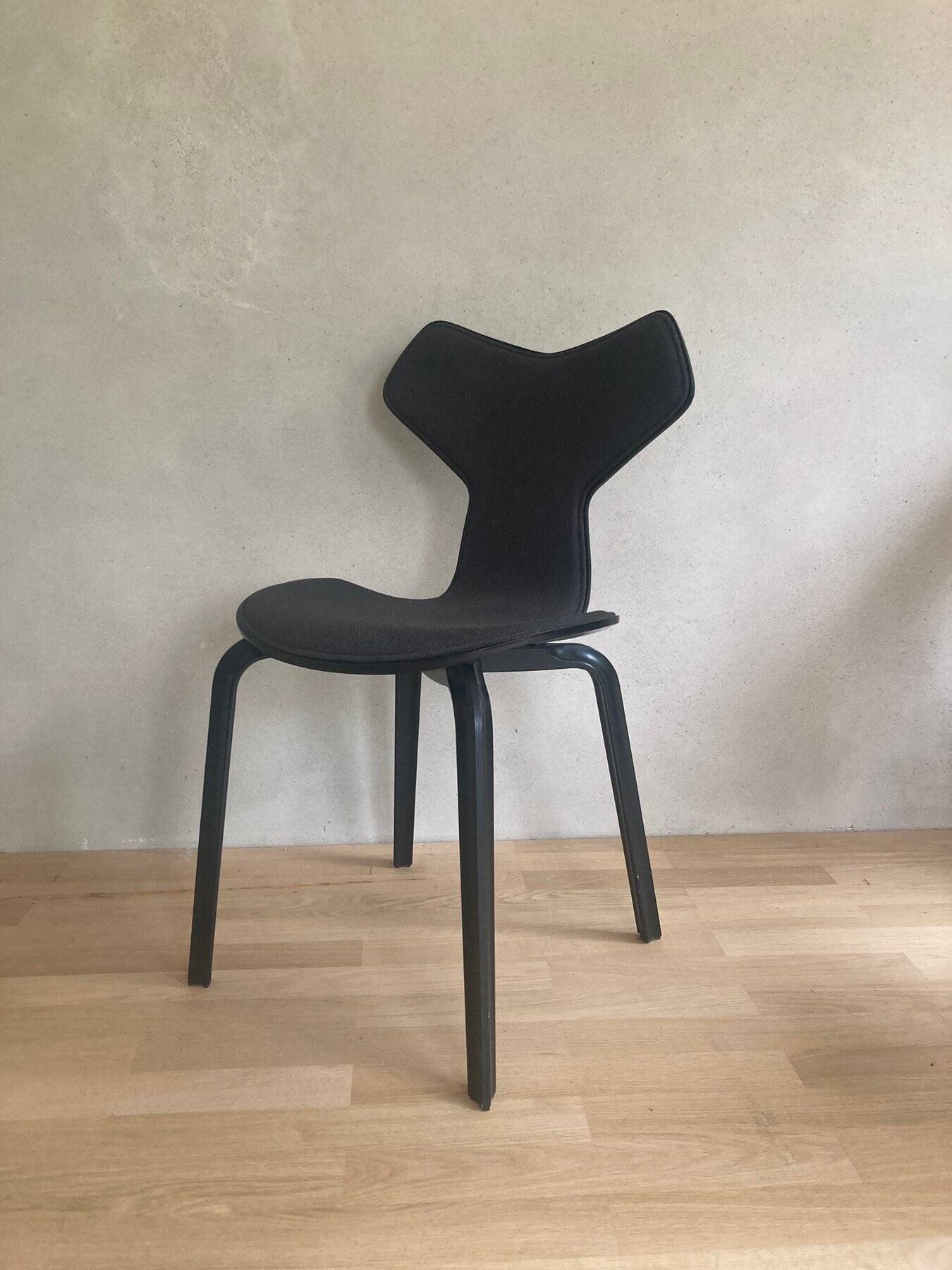 Fritz Hansen - Arne Jacobsen - Chaise (6) - 195