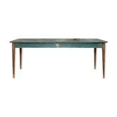 Table de ferme vintage aux pieds fuseaux.