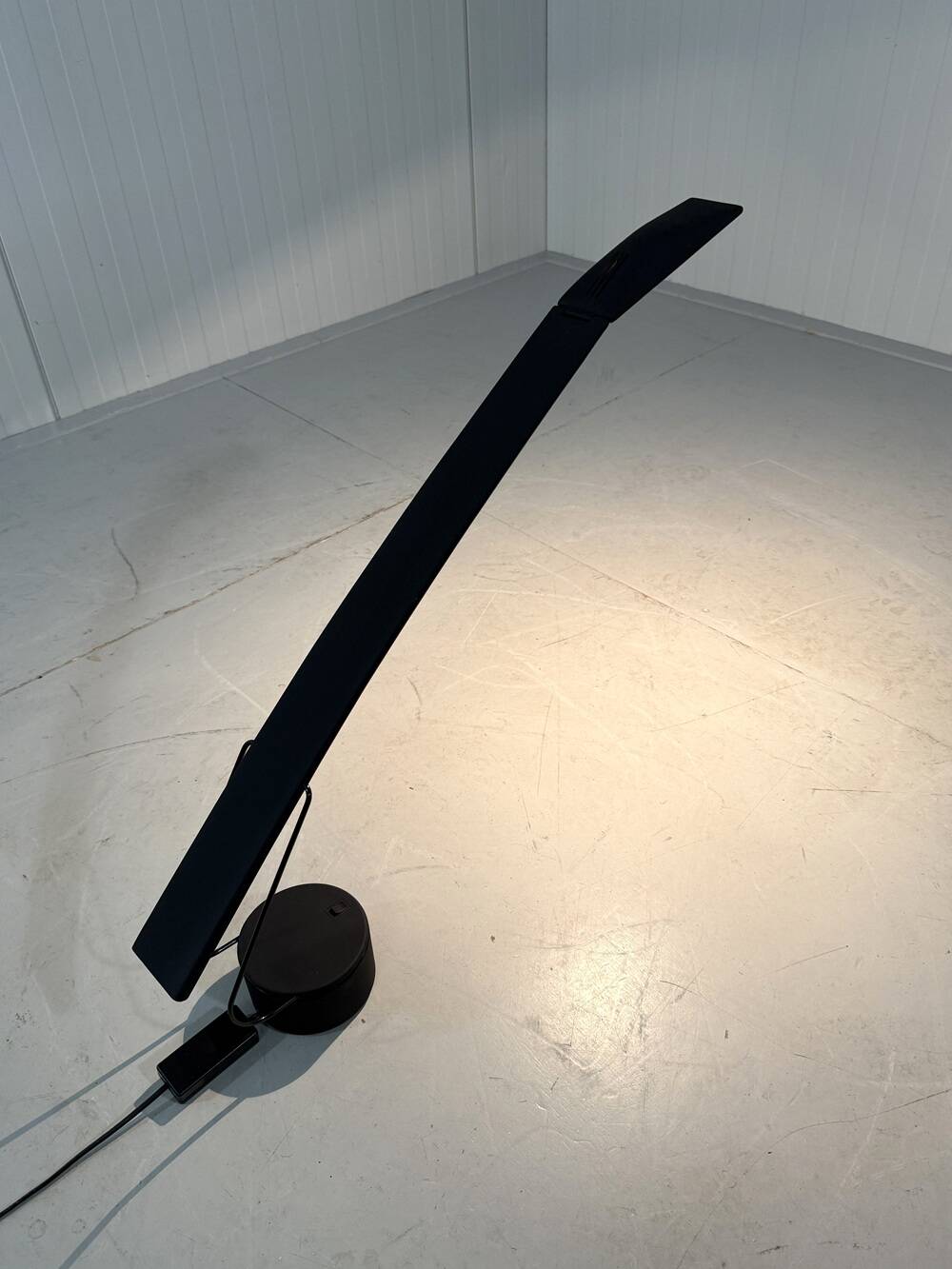 Dove desk lamp Mario Barbaglia & Marco Colombo, Italy