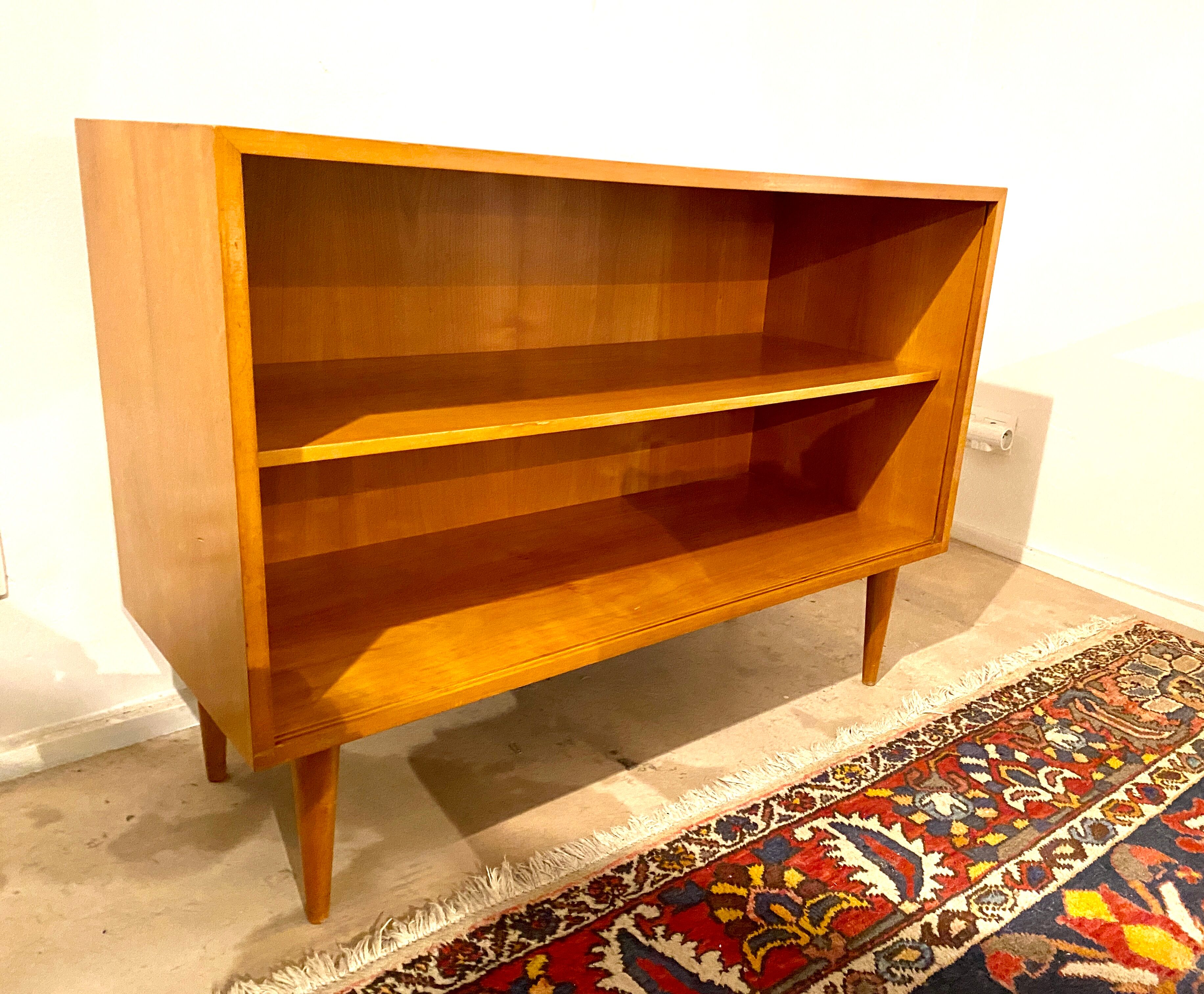 Small thread / shelves