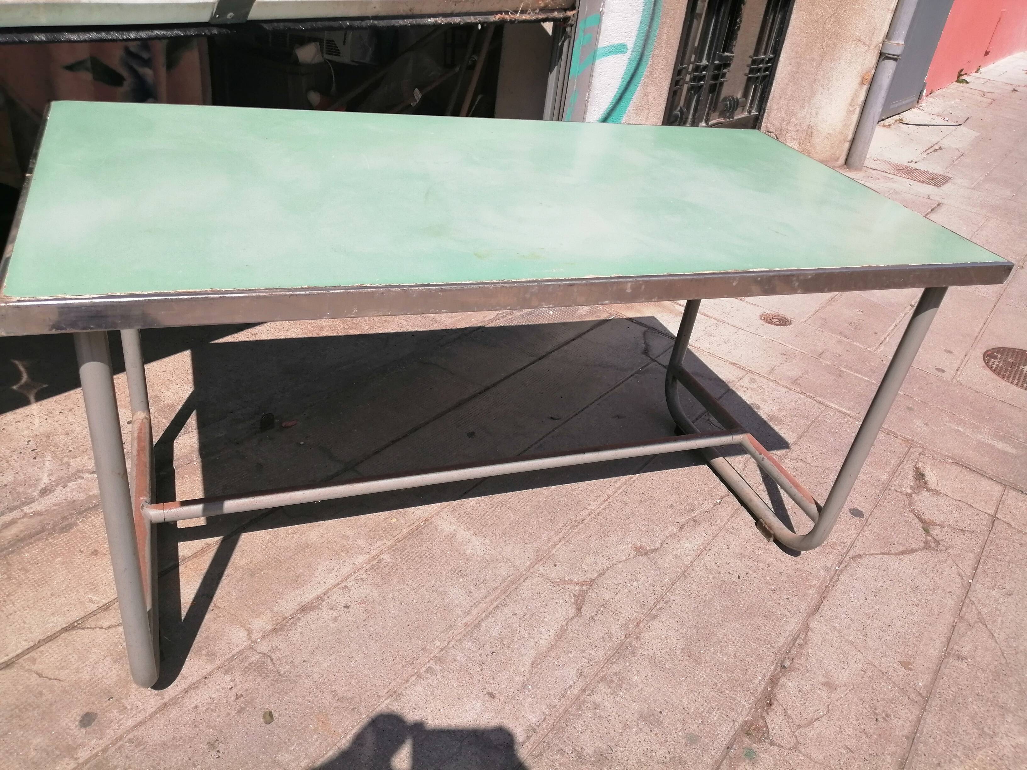 Former metal post desk "simmons"