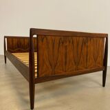 Lit de repos ou lit danois en palissandre Omann juin 1950