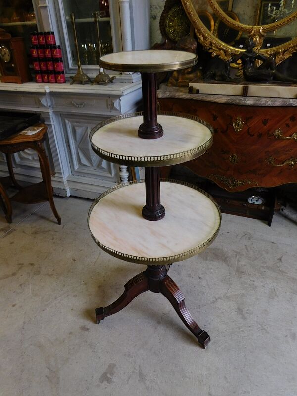 Rotating store floor in mahogany and marble of the nineteenth century