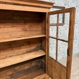 Chic display cabinet in pine (renovated)
