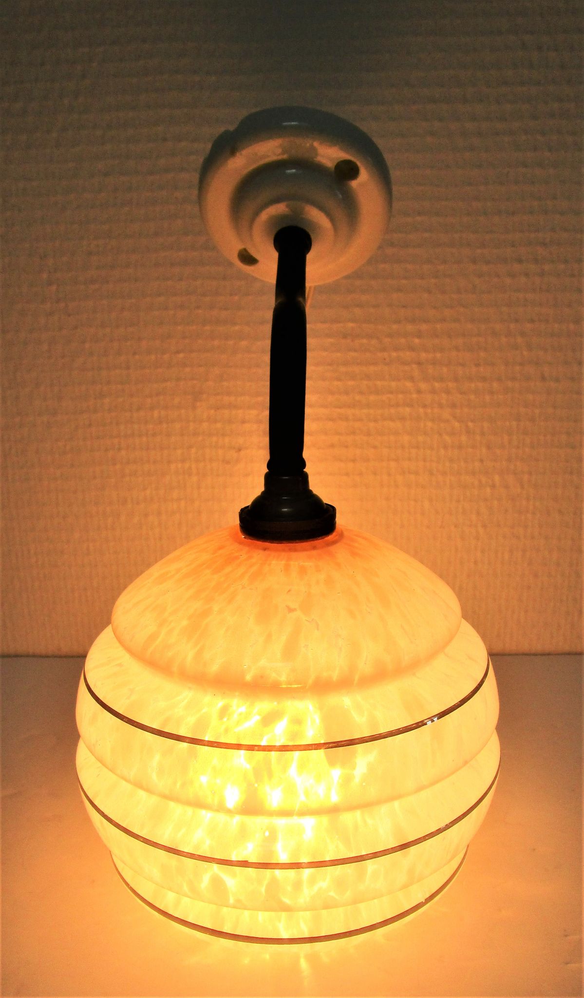 Porcelain porcelain patinated glass of Clichy pink Art Deco