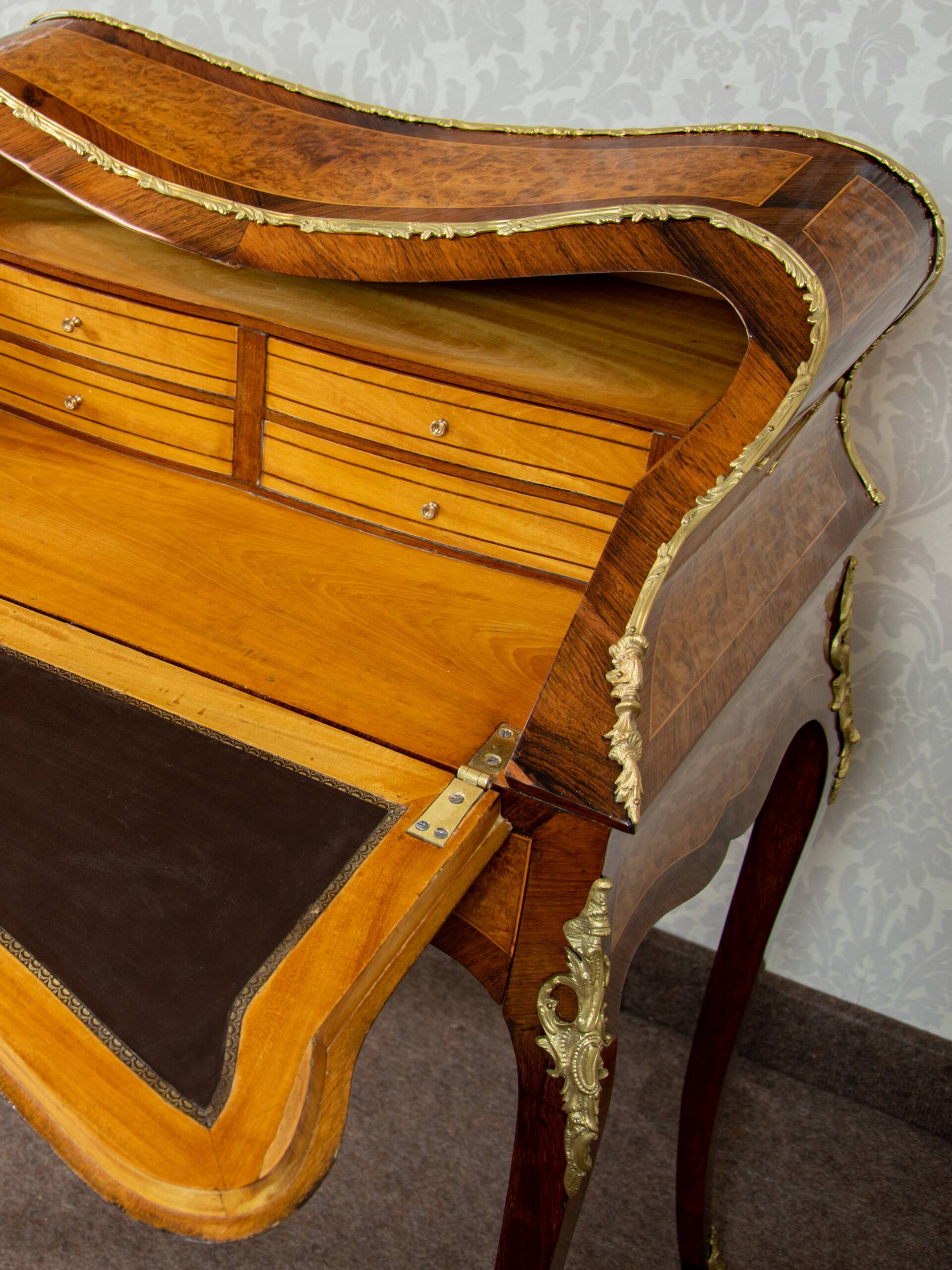 Secretary Bonheur du Jour Louis XV in rosewood and walnut 1870-1900